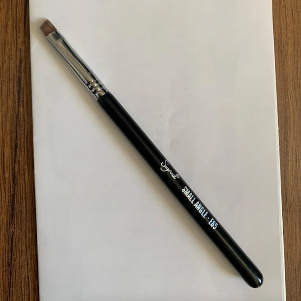 🆕 Sigma E65 Small Angle Brush